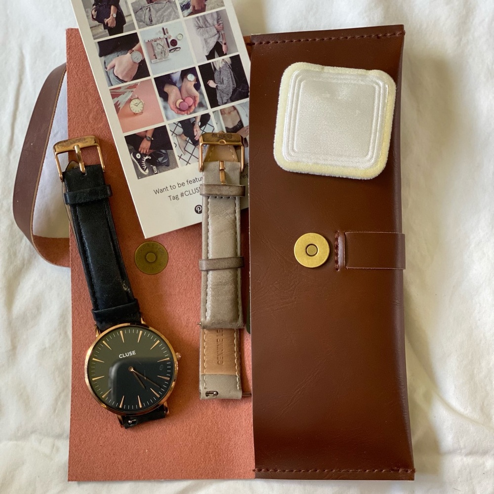 Watch with interchangeable bands